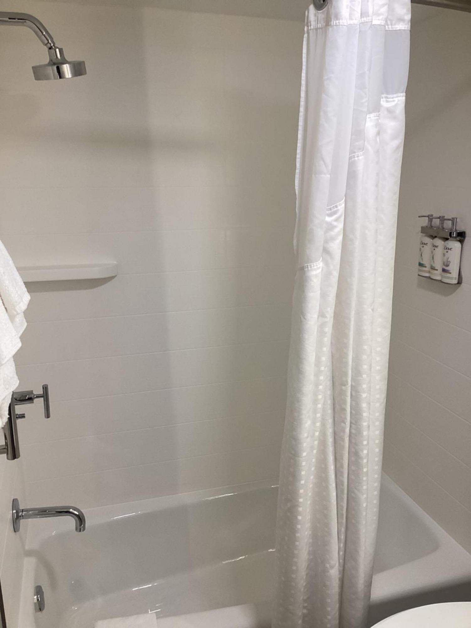 Holiday Inn Express Hotel & Suites Cocoa Beach By Ihg Exterior foto