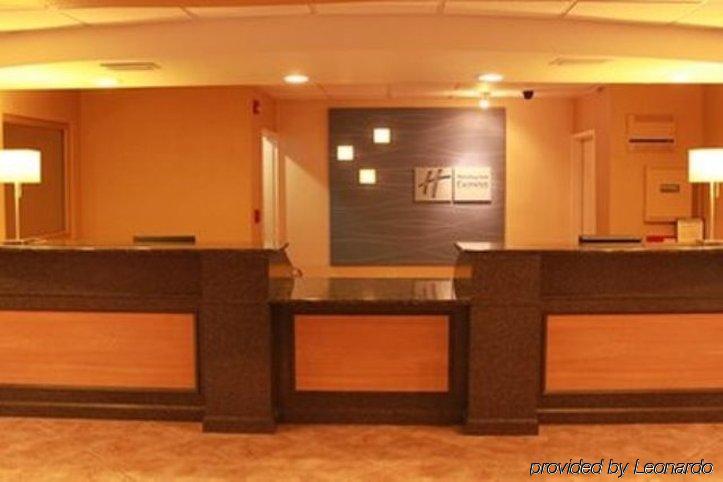 Holiday Inn Express Hotel & Suites Cocoa Beach By Ihg Interior foto