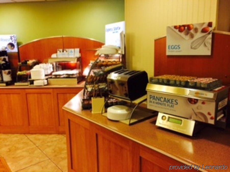 Holiday Inn Express Hotel & Suites Cocoa Beach By Ihg Exterior foto